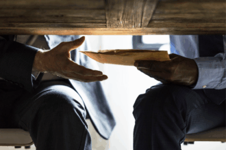 Round up. La corruption, nœud gordien de l'investissement