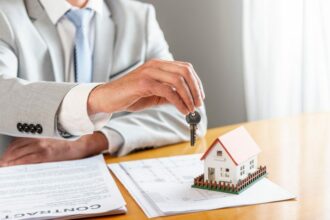 Les notaires déplorent les nouvelles mesures fiscales qui &ldquo;risquent de freiner les transactions immobilières&rdquo;