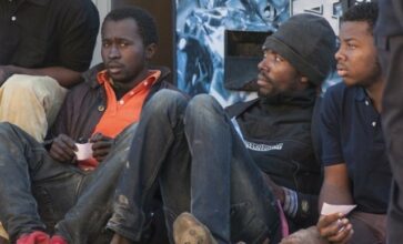 Plus de 1.000 Subsahariens tentent de forcer le passage à Sebta