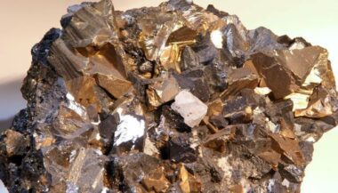 Aya Gold & Silver acquiert la mine de cuivre de Tirzzit