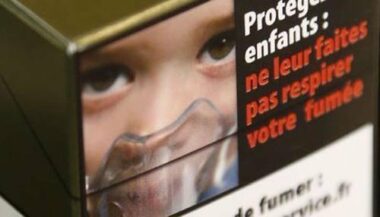 Le paquet de cigarettes neutre arrive en France et en Grande-Bretagne