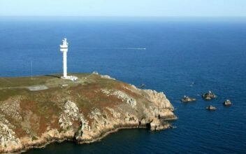 Un sous-marin portugais pris dans le filet d'un chalutier français