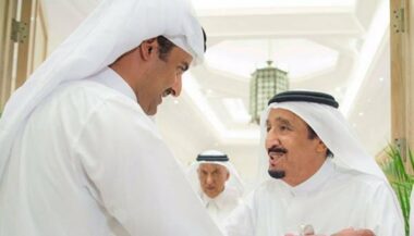 Le Roi Salmane reçoit l'émir du Qatar à Tanger