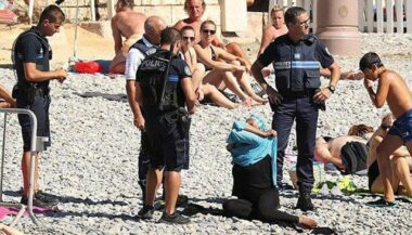Ironie et consternation de la presse internationale face à l'interdiction du &ldquo;Burkini&rdquo; en France