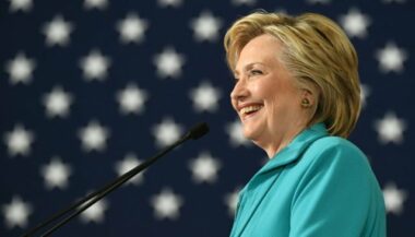 Etats-Unis: Hillary Clinton a levé 140 M$ en un seul mois