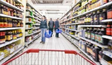 La distribution moderne s’impose progressivement malgré le système traditionnel