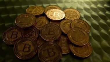 A l'ombre du bitcoin, d'autres cryptomonnaies flambent