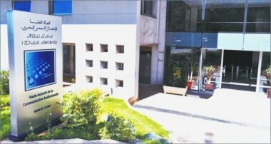 Les radios et télévisions délocalisées: comment devrait réagir la Haca!