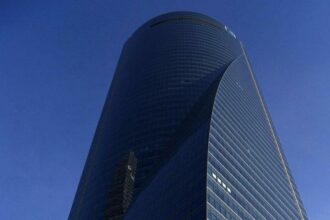 Alerte à la bombe à Madrid: un gratte-ciel abritant des ambassades évacué