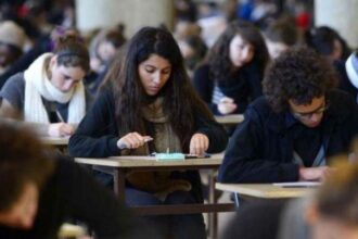 Etudiants étrangers en France: la hausse des frais d'inscription publiée au JO