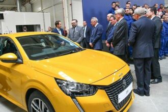 Le Roi Mohammed VI inaugure l'usine PSA de Kénitra