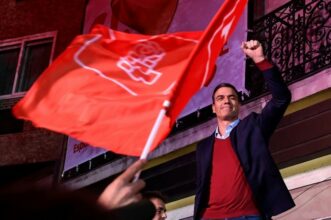 Espagne: accord de principe pour former un gouvernement entre Sanchez et Podemos