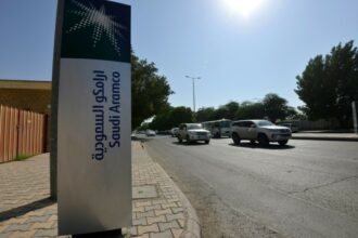 Aramco lève 25 milliards de dollars, plus grosse entrée en Bourse de l'histoire