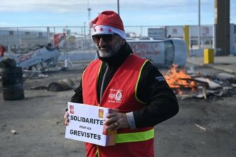 En France, un Noël aux couleurs de la grève