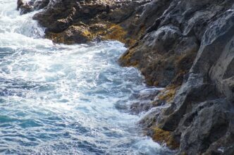 Vagues dangereuses de 4 à 6 mètres sur les côtes atlantiques à partir de lundi