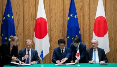 Face à Trump, l'UE et le Japon signent un accord commercial &ldquo;historique&rdquo;