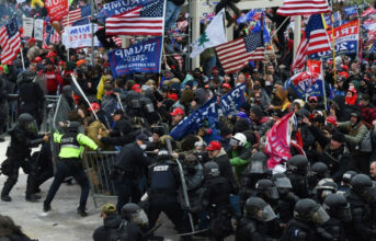 Des pro-Trump envahissent le Capitole, l'Amérique sous le choc