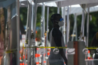 Virus: bientôt 10 millions de malades, l'économie mondiale en berne