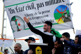 Algérie: retour de milliers de  manifestants pour l'anniversaire du Hirak