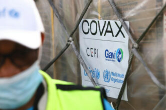 Covax: AstraZeneca travaille avec les gouvernements pour augmenter les dons de vaccins