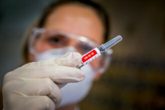 Confiants, des Chinois vaccinés témoignent
