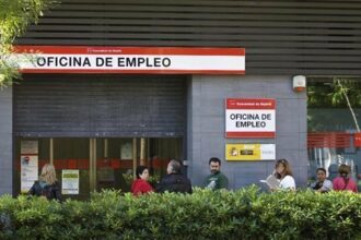 Zone euro: le chômage recule, mais il ne faut pas trop espérer