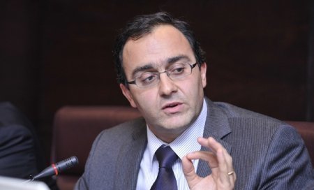 Auto Hall : Karim Ghellab remplace Abdellatif Guerraoui à la présidence du conseil d’administration