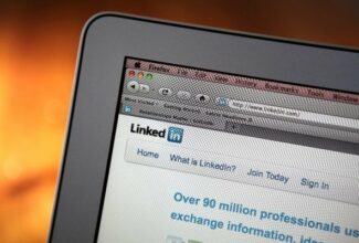 En France, 8% des recruteurs embauchent via les réseaux sociaux professionnels
