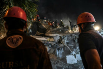 Un puissant séisme fait près de 20 morts en Turquie et Grèce