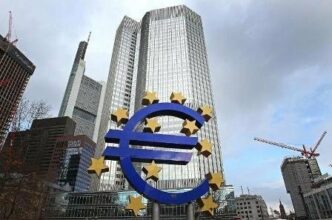 Zone euro: baisse des prévisions de croissance des professionnels