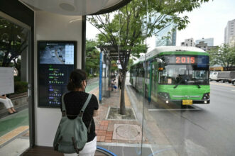 En Corée du Sud, des abribus innovants pour lutter contre le coronavirus