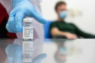 L'Agence européenne des médicaments reste &ldquo;convaincue&rdquo; des bénéfices d'AstraZeneca