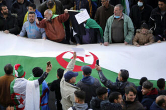 Algérie: les étudiants réinvestissent les rues pour réclamer le &ldquo;changement radical&rdquo;