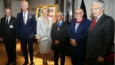 Mustapha Fares et Said Alj décorés par le Roi Philippe de Belgique