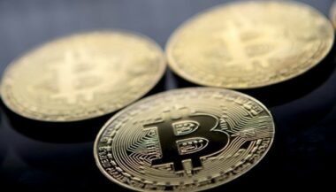 Le bitcoin perd l'intérêt des marchés et gagne celui des régulateurs