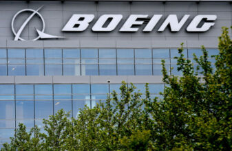 Reprise du trafic aérien: les prévisions du patron de Boeing