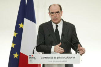 La France met fin à l’obligation du masque à l'extérieur et au couvre-feu