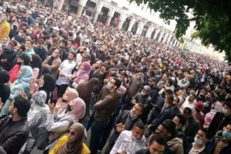 Images. Manifestation monstre des enseignants à Rabat