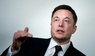 Pour sortir Tesla de la Bourse, Elon Musk s'en remet aux Saoudiens