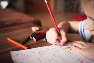 Un webinar sur &ldquo;les enfants et adolescents face au Covid-19 et au confinement&rdquo;