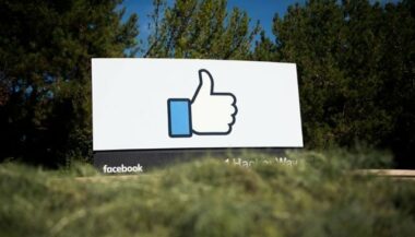 Facebook se réorganise mais Zuckerberg reste en place