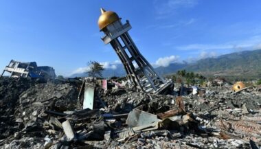 Indonésie: près de 2.000 corps découverts après le séisme suivi d'un tsunami