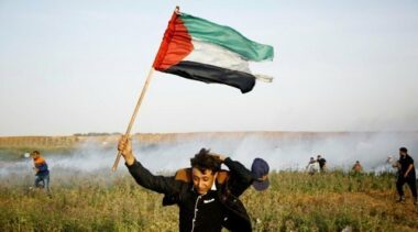 Israël attaque plus de douze objectifs dans la bande de Gaza