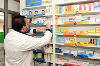 Covid-19: les pharmaciens contaminés seront aussi pris en charge par le ministère