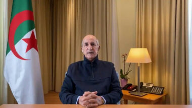 Après deux mois d'absence, le président algérien de retour au pays