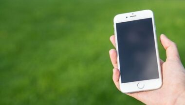 En Arabie saoudite, espionner le téléphone de son conjoint pourra coûter très cher