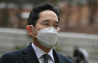 Corée du sud: deux ans et demi de prison pour le patron de Samsung