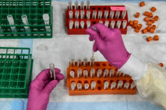 USA: les préparatifs pour la distribution d'un vaccin d'ici novembre s'accélère