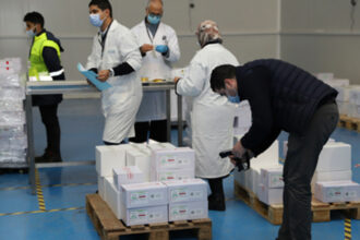 Début de la distribution du vaccin anti-Covid sur les stations de vaccination (vidéo)