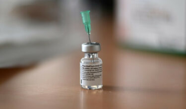 Accord Pfizer et OMS pour apporter 40 millions de doses de vaccins au système Covax